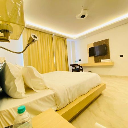 Hotel Holiday Grand 大诺伊达 外观 照片