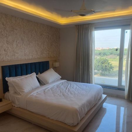 Hotel Holiday Grand 大诺伊达 外观 照片