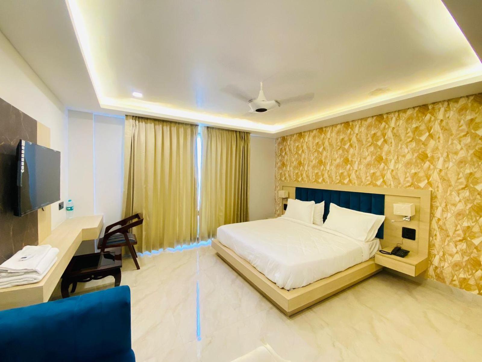 Hotel Holiday Grand 大诺伊达 外观 照片