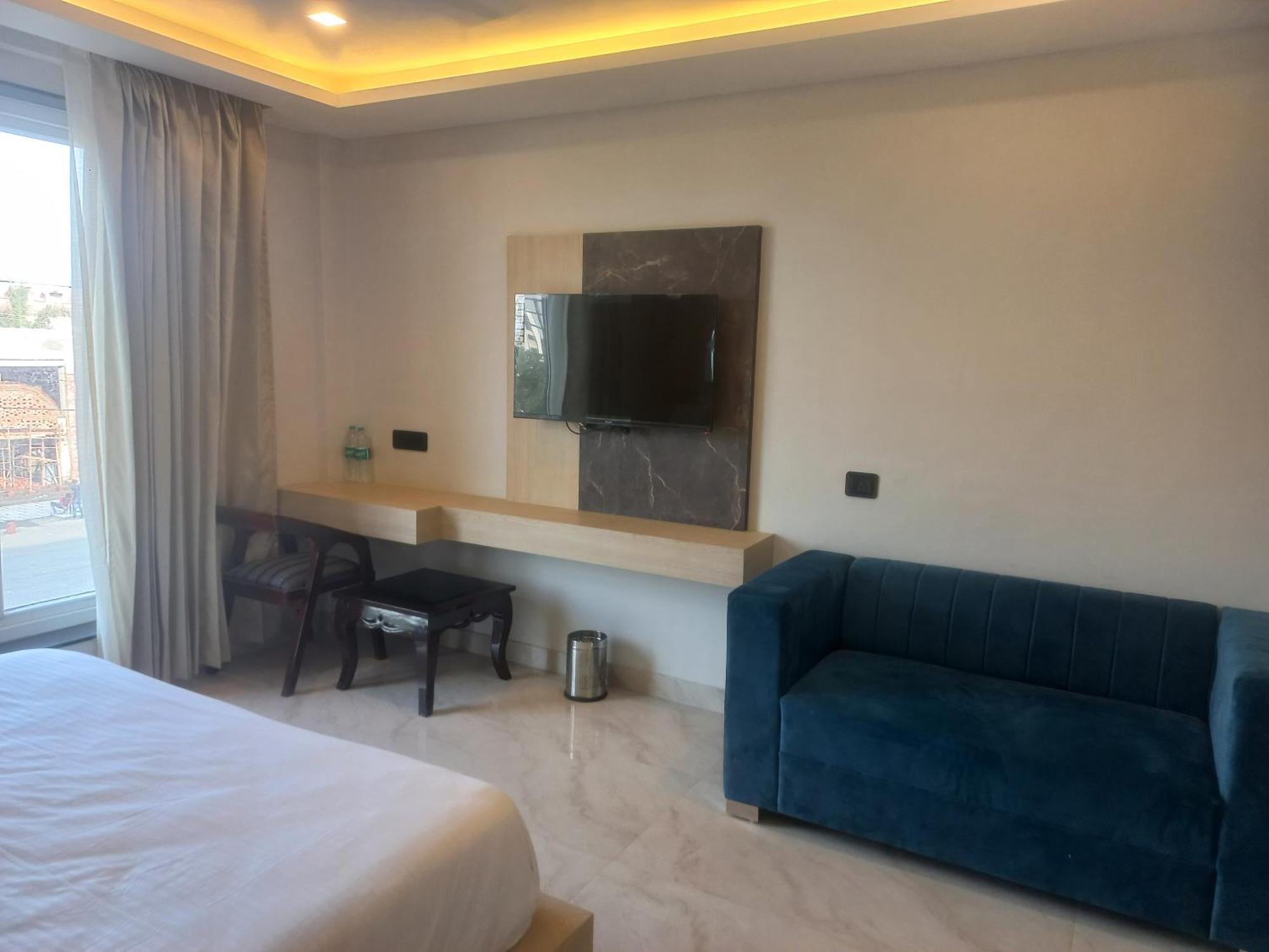 Hotel Holiday Grand 大诺伊达 外观 照片